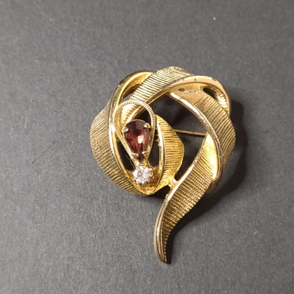 Gold Tone Asymmetrical Brooch With Purple Stone - Picture 11 of 14